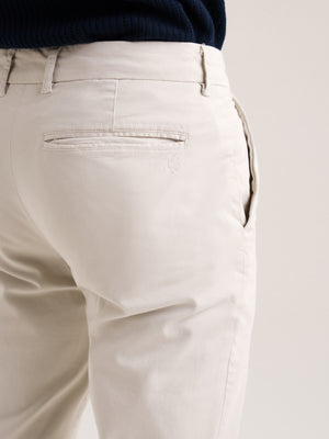 Relaxed pleat front chino trouser