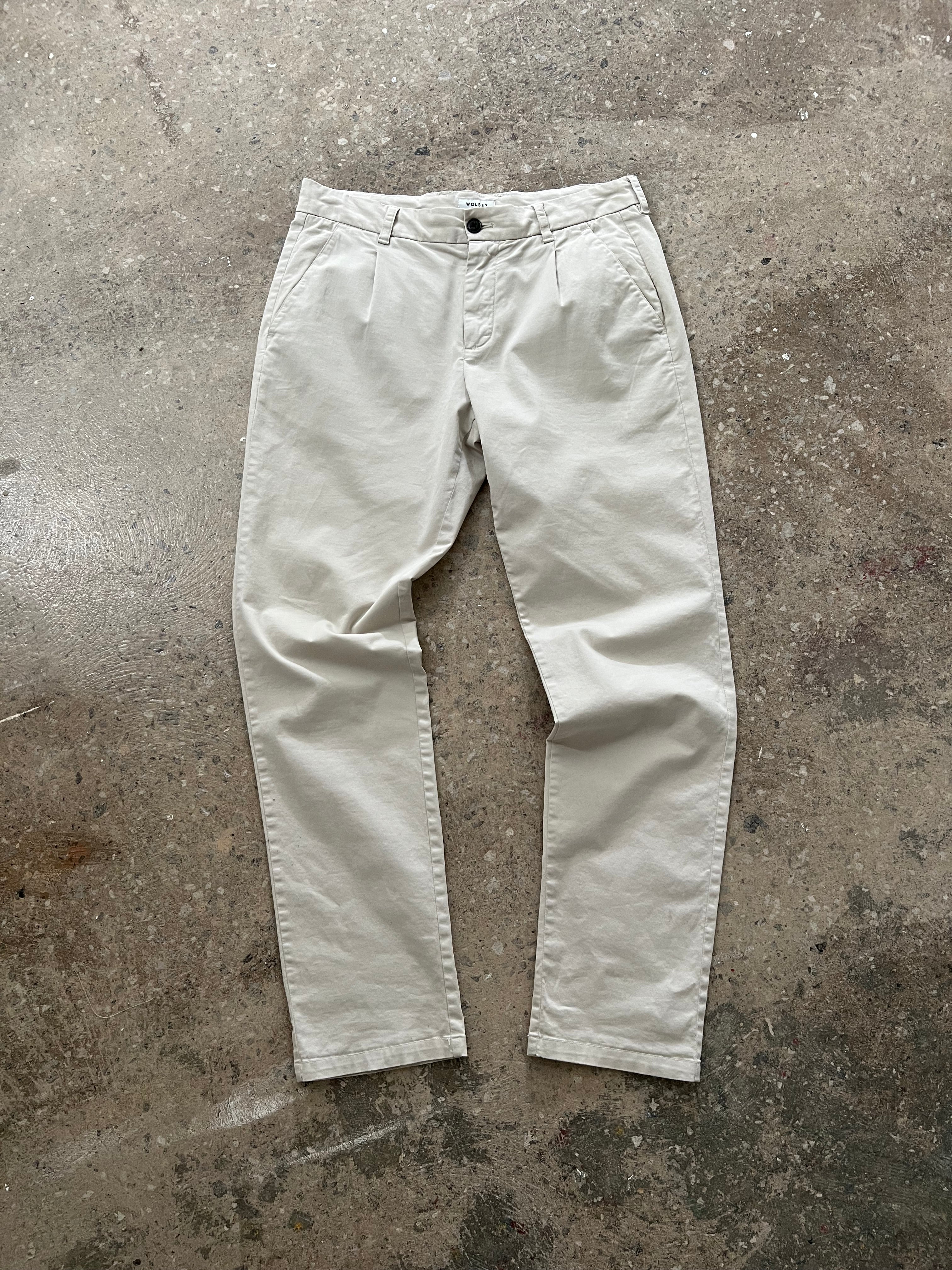 Relaxed pleat front chino trouser — Wolsey