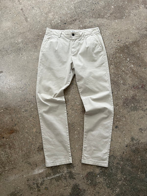 Relaxed pleat front chino trouser